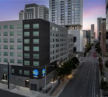Tru Austin Univ Cap Dist Exterior