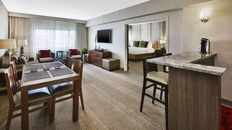 <b>DoubleTree by Hilton Rapid City Downtown Room</b>. Images powered by <a href="https://iceportal.shijigroup.com/" title="IcePortal" target="_blank">IcePortal</a>.