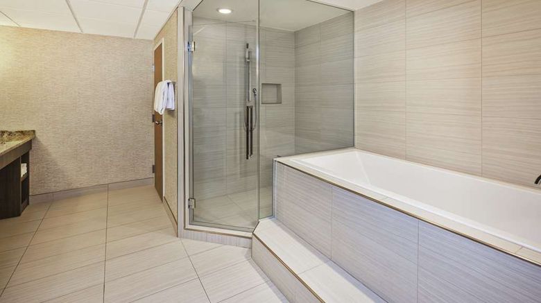 <b>DoubleTree by Hilton Rapid City Downtown Room</b>. Images powered by <a href="https://iceportal.shijigroup.com/" title="IcePortal" target="_blank">IcePortal</a>.