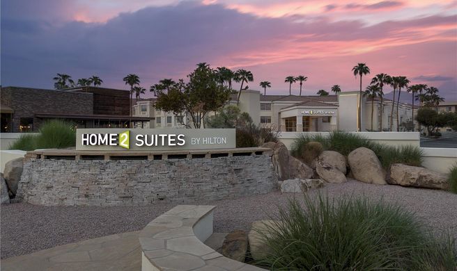 Home2 Suites by Hilton Scottsdale Exterior