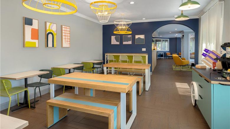 <b>Spark by Hilton Wilmington Restaurant</b>. Images powered by <a href="https://iceportal.shijigroup.com/" title="IcePortal" target="_blank">IcePortal</a>.