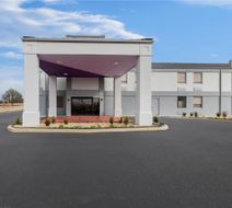 Spark by Hilton Muskogee Exterior