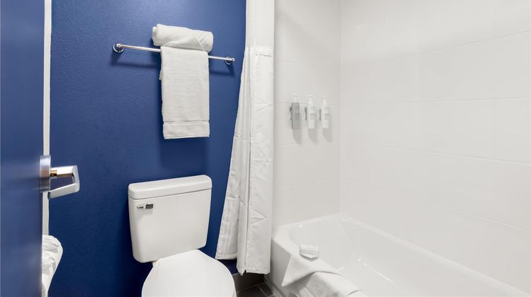 Spark by Hilton Muskogee Room