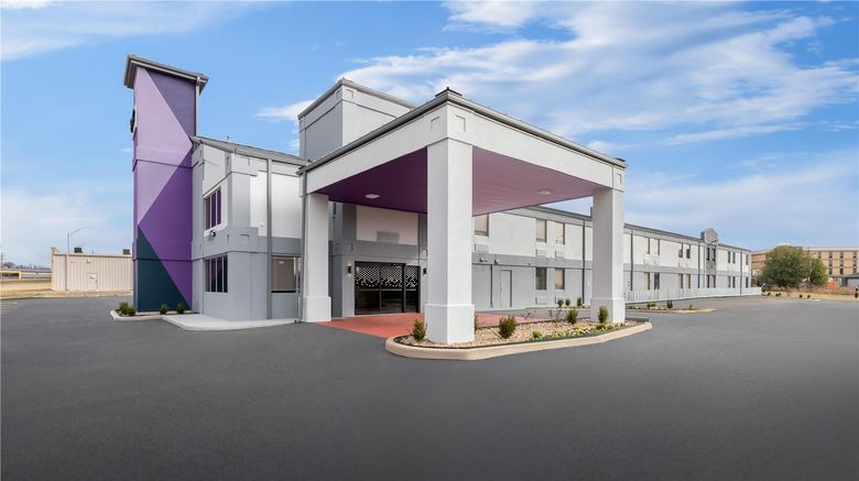 <b>Spark by Hilton Muskogee Exterior</b>. Images powered by <a href="https://iceportal.shijigroup.com/" title="IcePortal" target="_blank">IcePortal</a>.