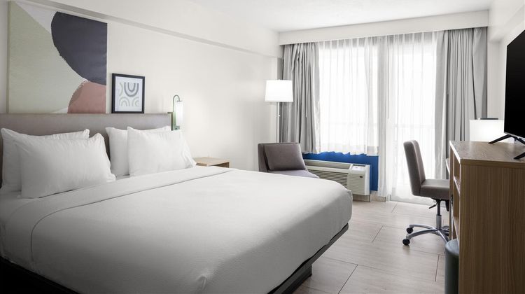 Spark by Hilton Virginia Beach Oceanfron Room