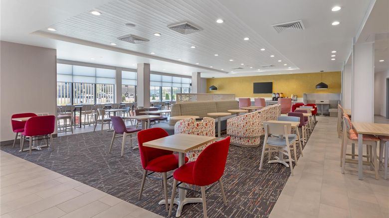 <b>Home2Suites Calera Restaurant</b>. Images powered by <a href="https://iceportal.shijigroup.com/" title="IcePortal" target="_blank">IcePortal</a>.