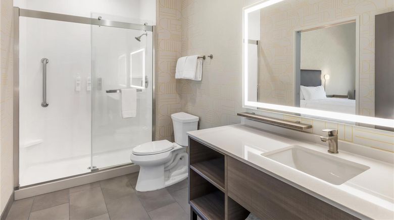 <b>Home2Suites Calera Room</b>. Images powered by <a href="https://iceportal.shijigroup.com/" title="IcePortal" target="_blank">IcePortal</a>.