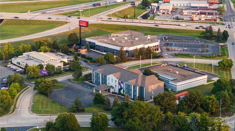 Spark by Hilton Indianapolis Northeast Exterior
