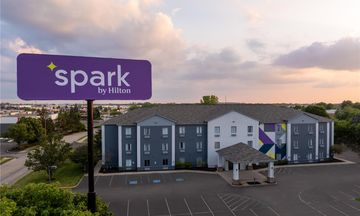 Spark by Hilton Indianapolis Northeast