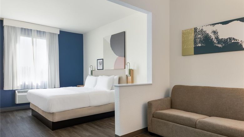 <b>Spark by Hilton Indianapolis Northeast Room</b>. Images powered by <a href="https://iceportal.shijigroup.com/" title="IcePortal" target="_blank">IcePortal</a>.