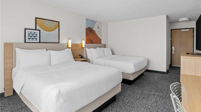 <b>Spark by Hilton Traverse City Room</b>. Images powered by <a href="https://iceportal.shijigroup.com/" title="IcePortal" target="_blank">IcePortal</a>.