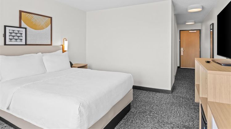 Spark by Hilton Traverse City Room