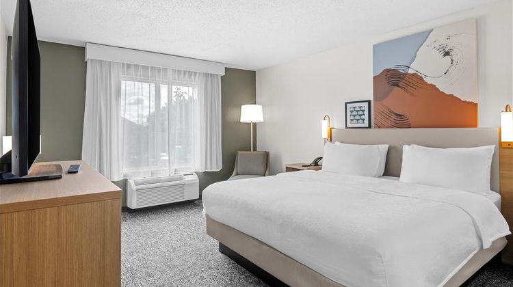 Spark by Hilton Traverse City Room