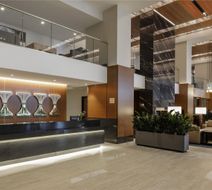 Hilton Arlington Rosslyn The Key Lobby