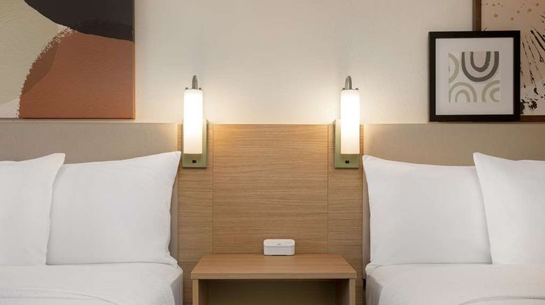 <b>Spark by Hilton Santa Nella Room</b>. Images powered by <a href="https://iceportal.shijigroup.com/" title="IcePortal" target="_blank">IcePortal</a>.