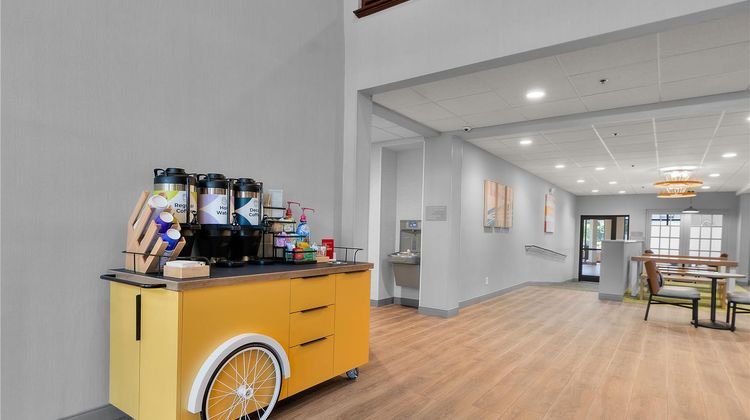 Auburn Place Hotel & Suites Restaurant