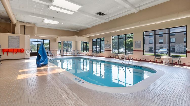 Auburn Place Hotel & Suites Pool