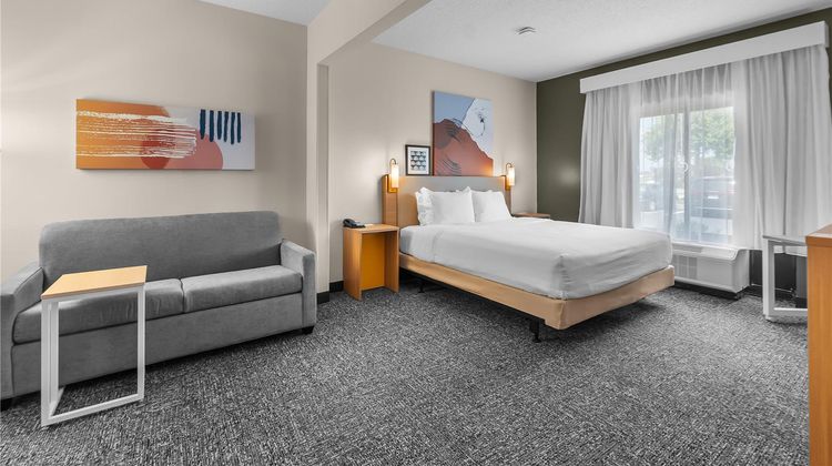 Auburn Place Hotel & Suites Room