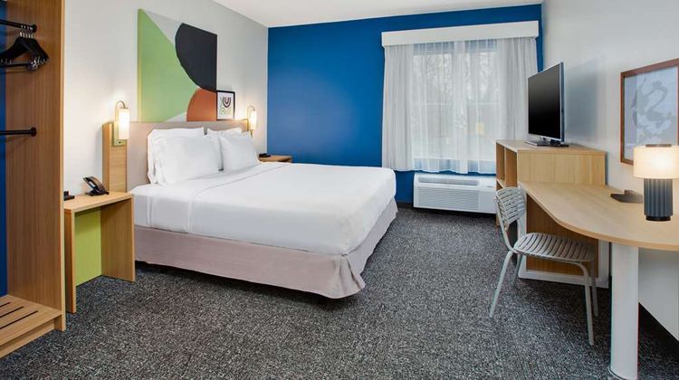 Spark by Hilton Walker Grand Rapids N Room