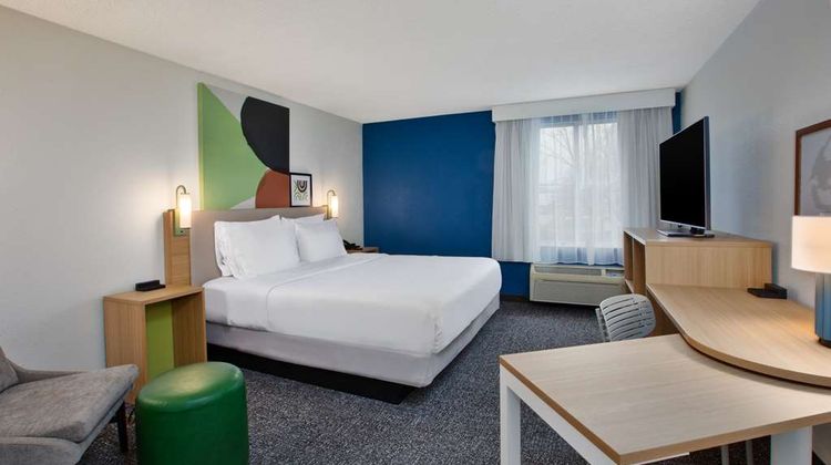 Spark by Hilton Walker Grand Rapids N Room