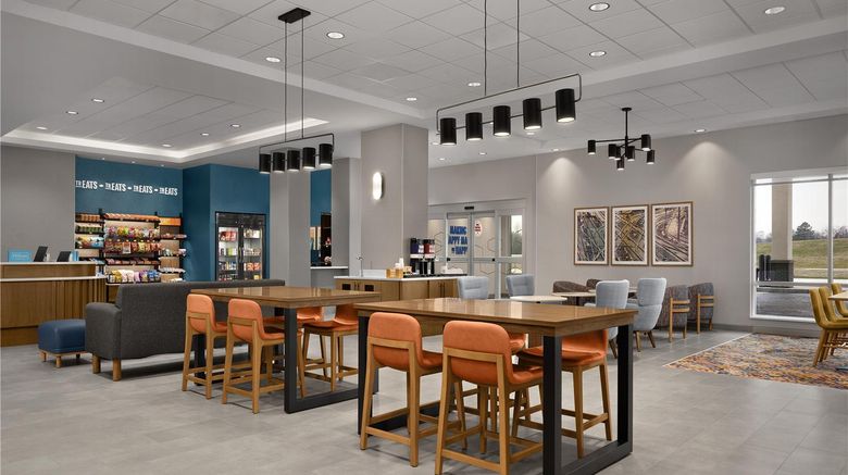 <b>Hampton Inn Dexter Lobby</b>. Images powered by <a href="https://iceportal.shijigroup.com/" title="IcePortal" target="_blank">IcePortal</a>.