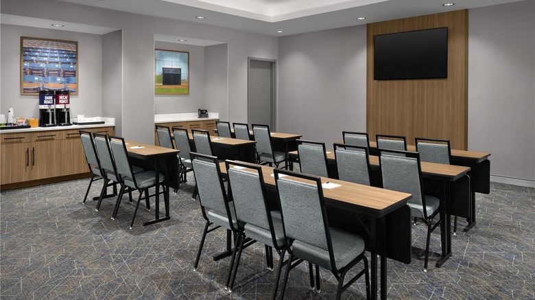 <b>Hampton Inn Dexter Meeting</b>. Images powered by <a href="https://iceportal.shijigroup.com/" title="IcePortal" target="_blank">IcePortal</a>.