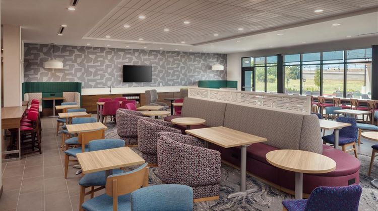 Home2 Suites by Hilton Lobby