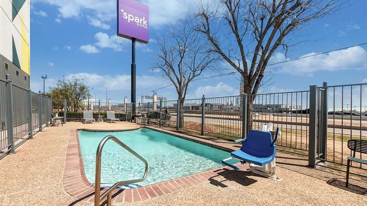 Spark by Hilton Selma Pool