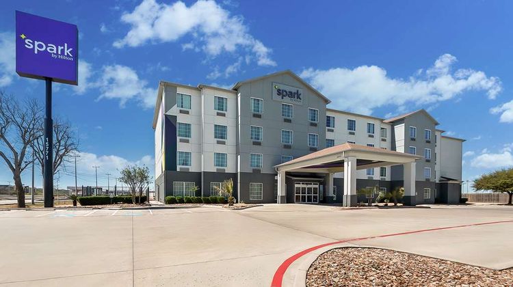 Spark by Hilton Selma Exterior