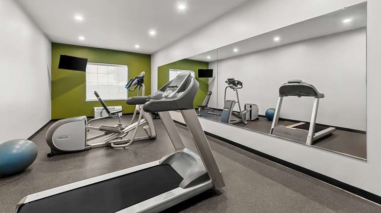 <b>Spark by Hilton Selma Health</b>. Images powered by <a href="https://iceportal.shijigroup.com/" title="IcePortal" target="_blank">IcePortal</a>.