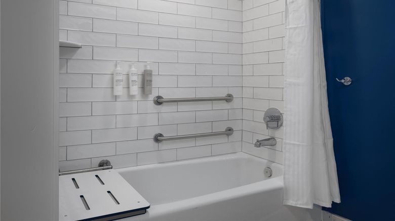 <b>Quality Inn North Oceanfront Room</b>. Images powered by <a href="https://iceportal.shijigroup.com/" title="IcePortal" target="_blank">IcePortal</a>.