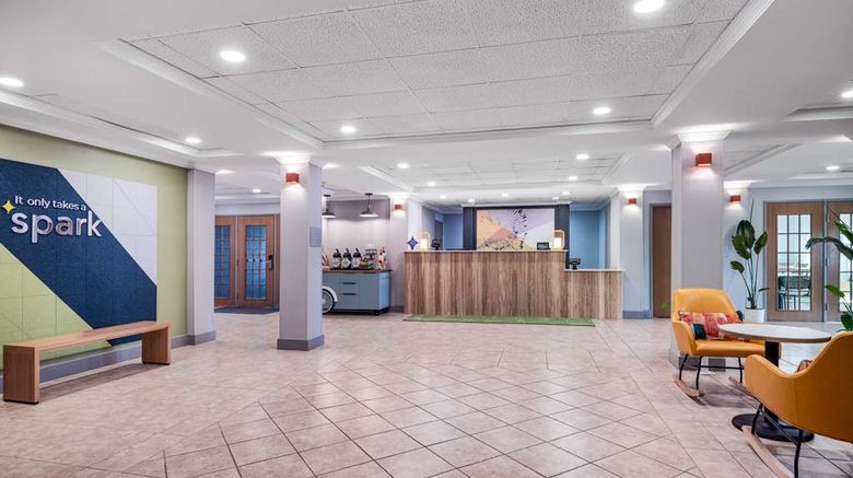 <b>Spark by Hilton Dumas Lobby</b>. Images powered by <a href="https://iceportal.shijigroup.com/" title="IcePortal" target="_blank">IcePortal</a>.