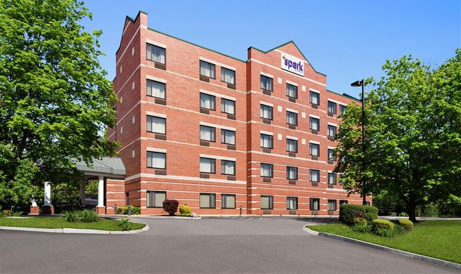 Spark by Hilton Woburn Boston Exterior