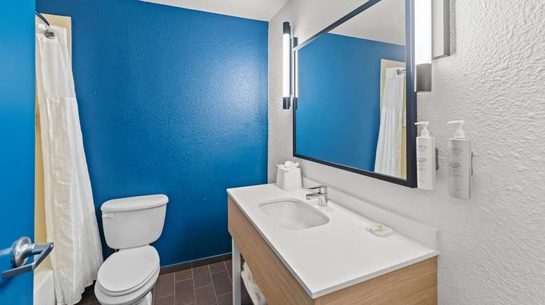 <b>Spark by Hilton Killeen Room</b>. Images powered by <a href="https://iceportal.shijigroup.com/" title="IcePortal" target="_blank">IcePortal</a>.