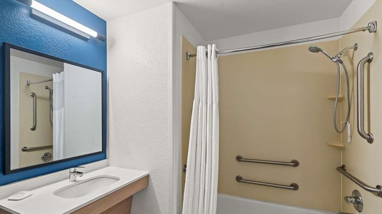 <b>Spark by Hilton Killeen Room</b>. Images powered by <a href="https://iceportal.shijigroup.com/" title="IcePortal" target="_blank">IcePortal</a>.