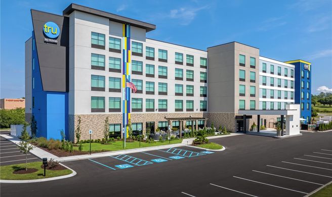 Tru by Hilton Cleveland Exterior