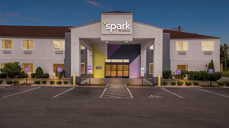 Spark by Hilton Oak Forest Exterior