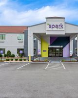 Spark by Hilton Oak Forest