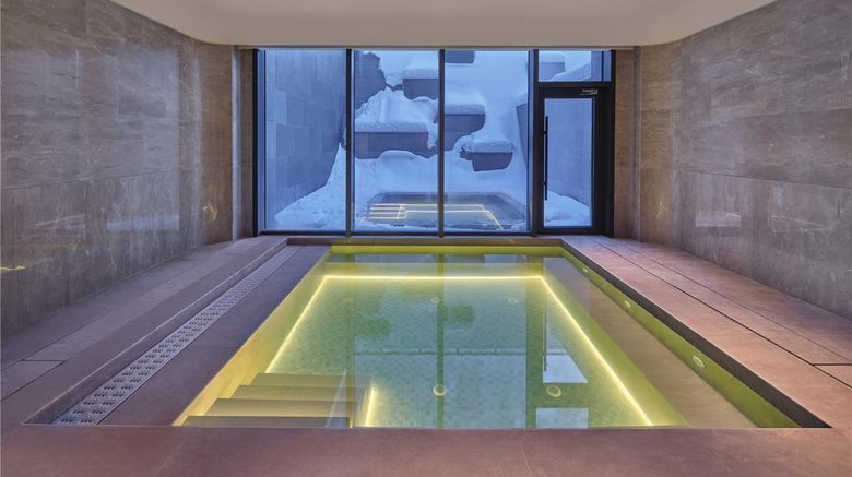 <b>Conrad Altay Hemu Pool</b>. Images powered by <a href="https://iceportal.shijigroup.com/" title="IcePortal" target="_blank">IcePortal</a>.