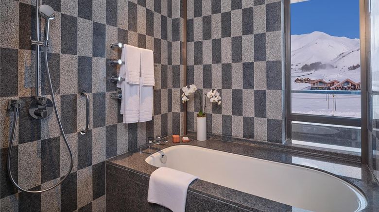 <b>Conrad Altay Hemu Room</b>. Images powered by <a href="https://iceportal.shijigroup.com/" title="IcePortal" target="_blank">IcePortal</a>.