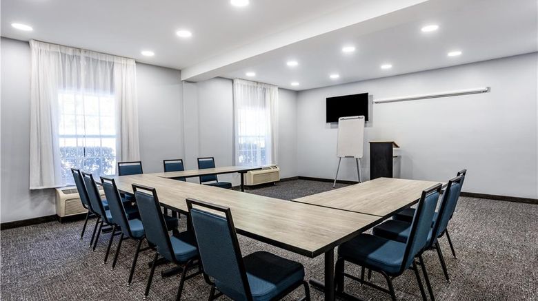 <b>Spark by Hilton Bluffton Meeting</b>. Images powered by <a href="https://iceportal.shijigroup.com/" title="IcePortal" target="_blank">IcePortal</a>.