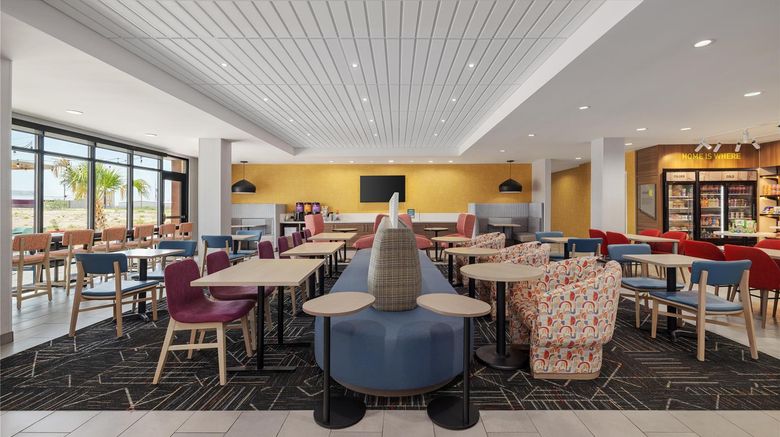 <b>Home2 Suites Del Rio Lobby</b>. Images powered by <a href="https://iceportal.shijigroup.com/" title="IcePortal" target="_blank">IcePortal</a>.