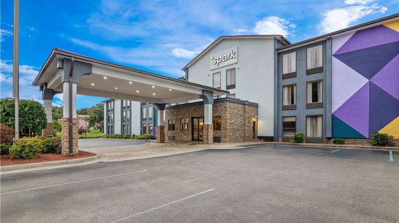 <b>Spark by Hilton Roanoke Civic Center Exterior</b>. Images powered by <a href="https://iceportal.shijigroup.com/" title="IcePortal" target="_blank">IcePortal</a>.
