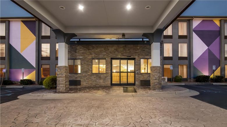 <b>Spark by Hilton Roanoke Civic Center Exterior</b>. Images powered by <a href="https://iceportal.shijigroup.com/" title="IcePortal" target="_blank">IcePortal</a>.