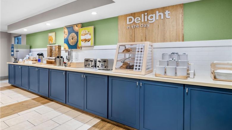 <b>Spark by Hilton Roanoke Civic Center Restaurant</b>. Images powered by <a href="https://iceportal.shijigroup.com/" title="IcePortal" target="_blank">IcePortal</a>.