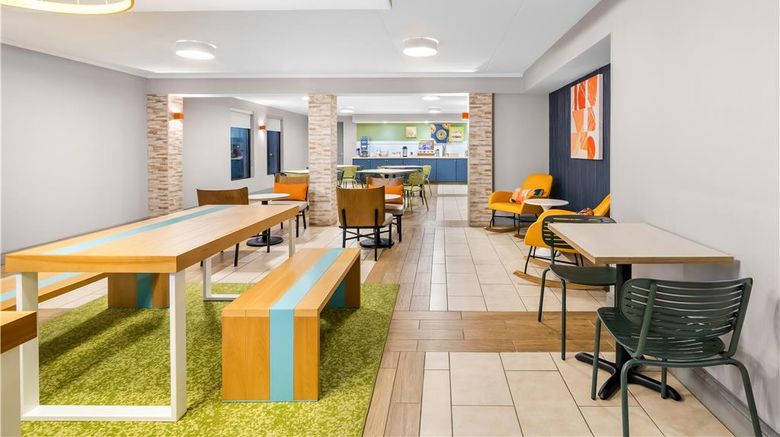 <b>Spark by Hilton Roanoke Civic Center Restaurant</b>. Images powered by <a href="https://iceportal.shijigroup.com/" title="IcePortal" target="_blank">IcePortal</a>.