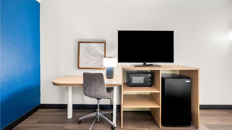 <b>Spark by Hilton Roanoke Civic Center Room</b>. Images powered by <a href="https://iceportal.shijigroup.com/" title="IcePortal" target="_blank">IcePortal</a>.