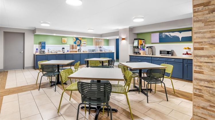 Spark by Hilton Roanoke Civic Center Restaurant