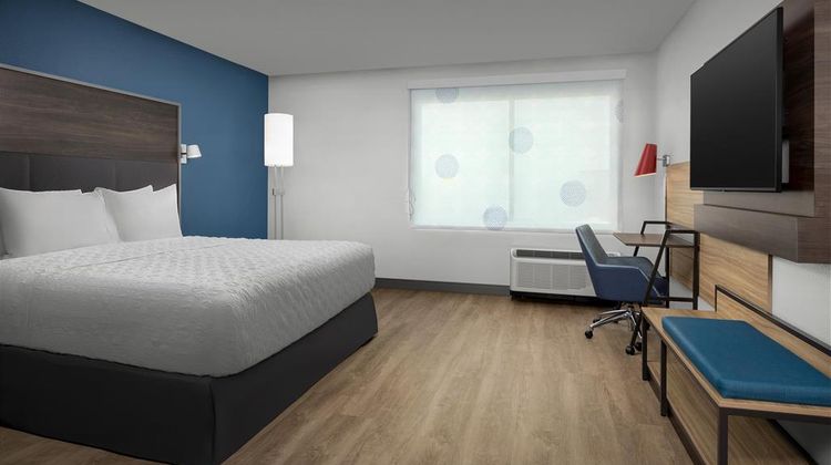Tru by Hilton Joliet Room