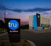 Tru by Hilton Princeton Exterior